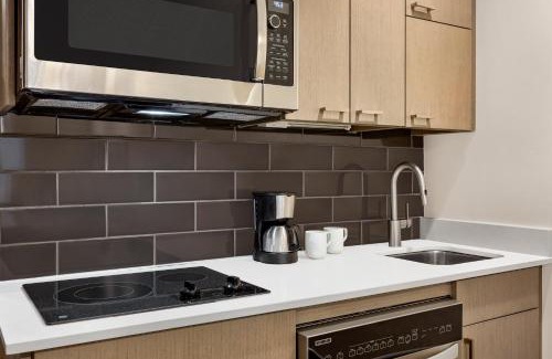 Bryan Hotel | Hyatt House Bryan/College Station