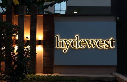 Gurugram Apartment | HYDEWEST Orchid Twin Platinum Studio Luxury Serviced Residences Apartment