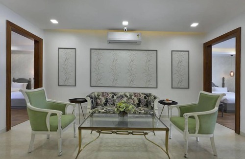 Gurugram Apartment | HYDEWEST Rose King Gold Studio Luxury Serviced Residences Apartment