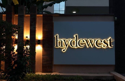 Gurugram Apartment | HYDEWEST Rose Twin Platinum Studio Luxury Serviced Residences Apartment