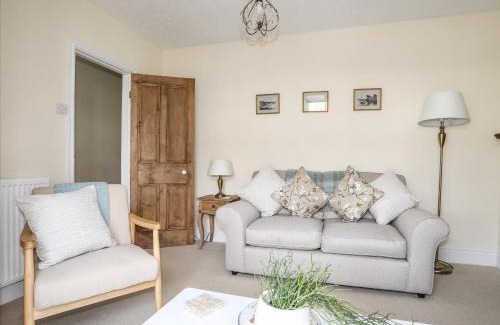 Borth-y-Gest House | Hyfrydle