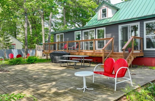 Jim Falls Cabin | Hygge Lodge is a gorgeous lakefront gathering place for year round family fun.