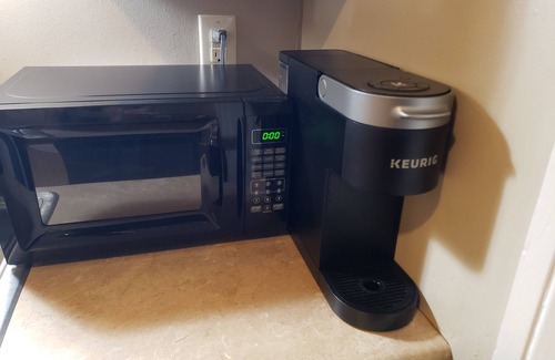 Old Louisville Apartment | I'd Stay Here! Travel Nurses, Free Off-Street Parking, Washer/Dryer in unit!