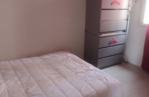 Bourgoin-Jallieu Apartment | I offer you a quiet room to recharge your batteries.