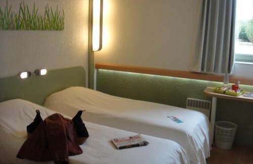 Chatellerault Hotel | ibis budget Châtellerault Nord