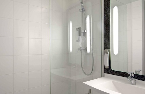 Riom Hotel | ibis Clermont Ferrand Nord Riom