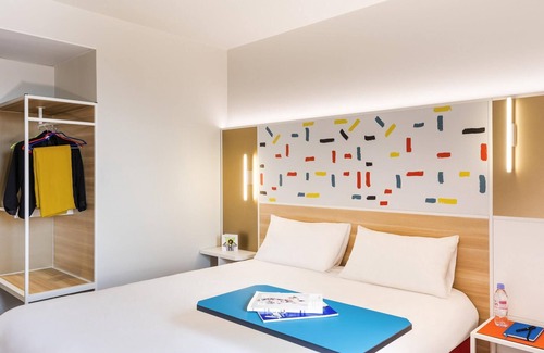 Guyancourt Hotel | ibis Styles Guyancourt Versailles