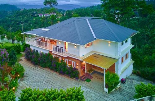 Devikolam Hotel | Ice Pellets Munnar Resort with Pool by VOYE HOMES
