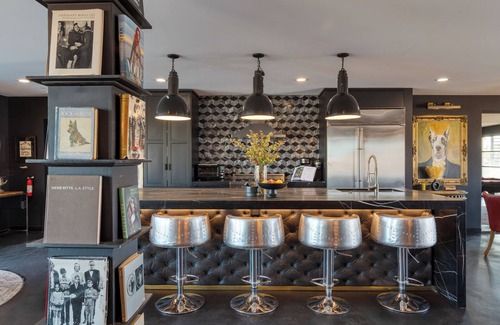 Joshua Tree House | Iconic 6BR Desert Retreat w/Pool, Pickleball & Fire Pit | Joshua Tree Mansion