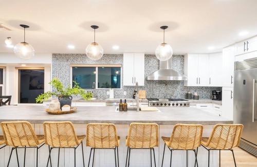 Lake Havasu City House | Iconic Lakeviews w/Pickleball, Pool & Hot Tub, Firepit, near marina