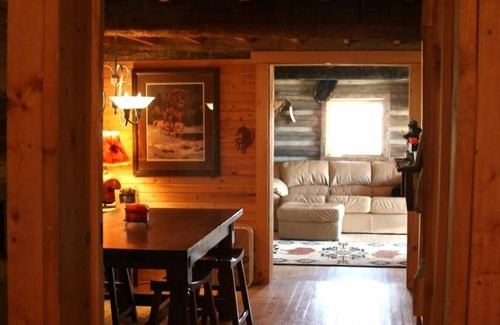 Clark Cabin | Iconic Log Cabin At The Yellowstone River Ranch