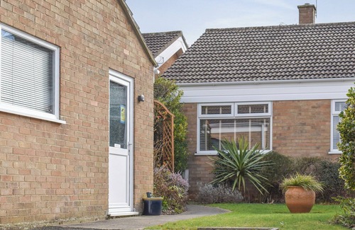 Pakefield Cottage | Ideal base to explore the area, close to a beach and all seaside amenities.