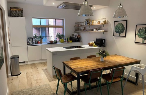 Redcliffe House | Ideal Bristol Getaway - 3 bed Harbourside Home
