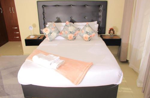 Gaborone Bed & Breakfast | Ideal Ensuite Bedroom For Couples By Airport Junction Mall with Netflix & Youtube