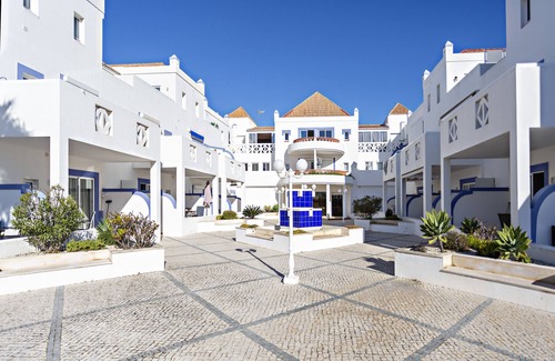 Conceicao e Cabanas de Tavira Apartment | Ideal for 4px, with the sea on the horizon