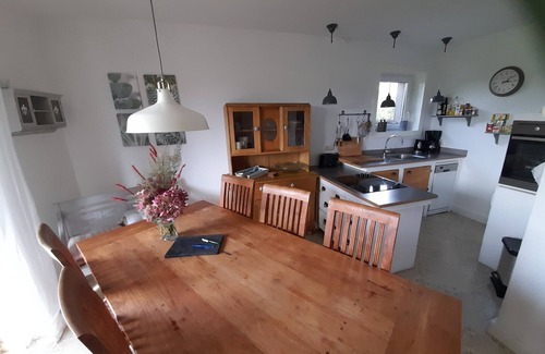 Velen House | Ideal for families and Groups up to 9 people + cot