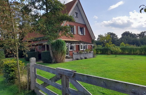 Velen House | Ideal for families and Groups up to 9 people + cot