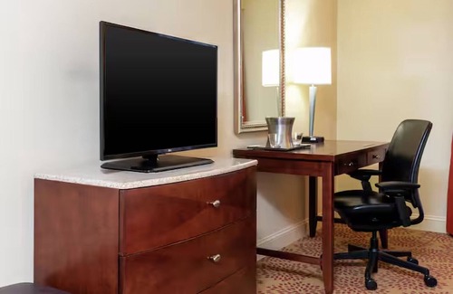 Grand Rapids House | Ideal for Groups: 3 Relaxing Rooms w/Comfy Beds, Airport Shuttle & Pool Access