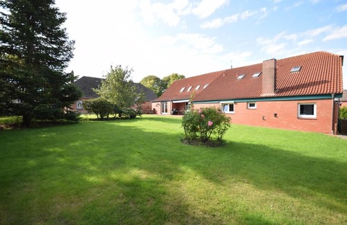 Wiarden Apartment | Ideal for large groups and family reunions Linen and towels included