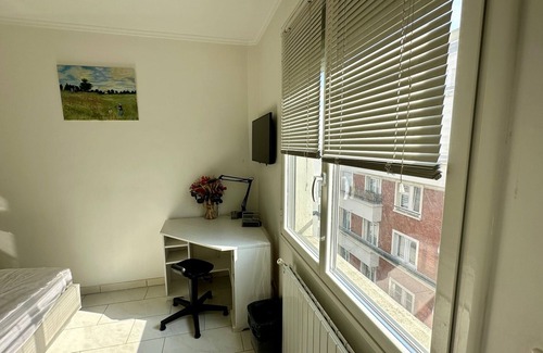 Saint-Mande Apartment | Ideal for visiting Paris,nright next to the Bois, pets welcome!