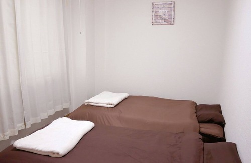 Hakodate Apartment | Ideal for your family! 3 bedrooms with free parking and room for up to 9 people.