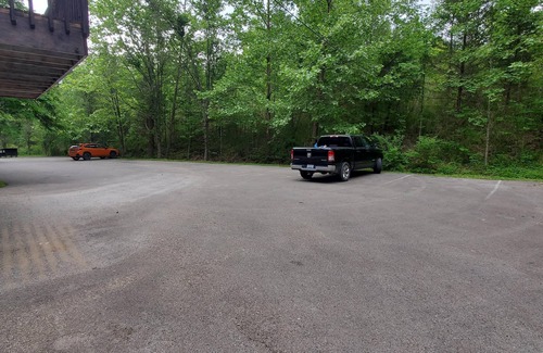 Slade Cabin | Ideal Get Away for 2. Walking distance to Natural Bridge trail and State Park!