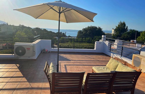 Plaka Villa | Ideal Holiday Retreat Offering Sea And Mountain Views