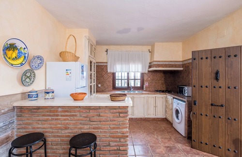 Zahora House | Ideal Holiday Home "Casa Limonero" Near the Beach with Shared Pool