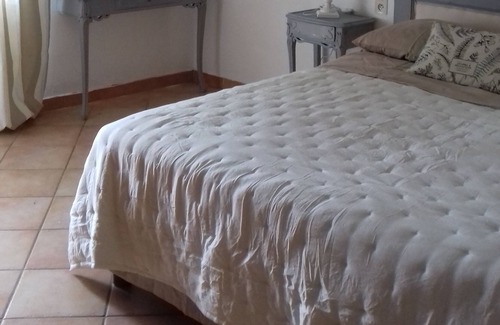 Cabrieres-d'Avignon House | Ideal homes for holidays with friends or family.