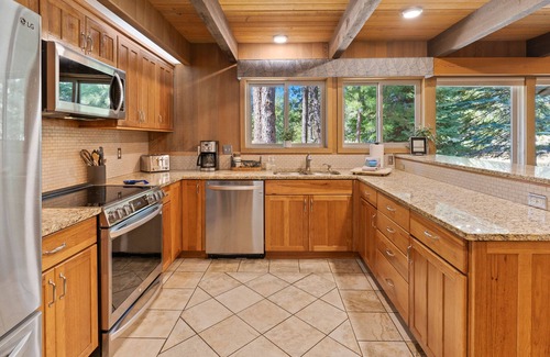 Overlook Park House | Ideal Locale! AC, Hot Tub, Game Room, 3 min Bike to SHARC, Near Village