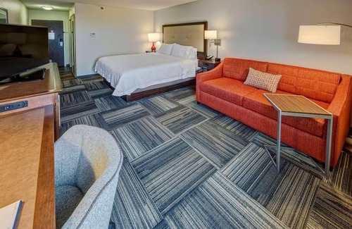 Southaven Hotel | Ideal Room for Exploring Memphis Landmarks & Cultural Sites Nearby