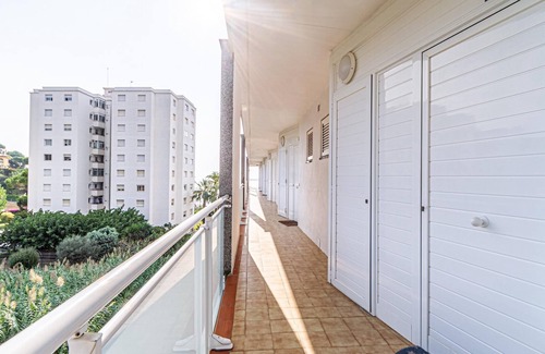 Sant Pol De Mar Apartment | Ideal space for couples with sea views and parking