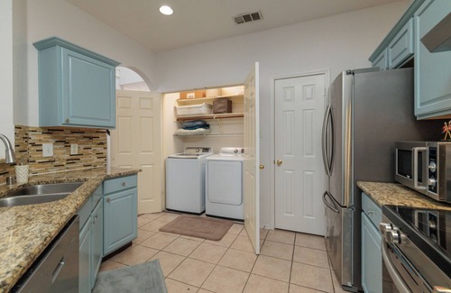 Euless House | Ideal Spot for Work or Leisure — Walk Everywhere!