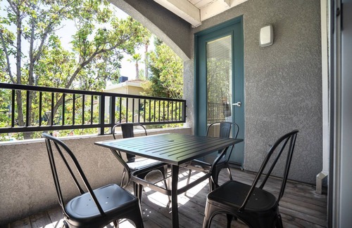 Sunnyvale Apartment | Ideal Sunnyvale 1BR w/Pool, W/D, Gym, near 101 & 237, by Blueground