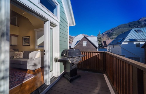 Telluride Condo | Ideally Located Condo w/Gas Fireplace, Free WiFi, Balcony, Washer/Dryer