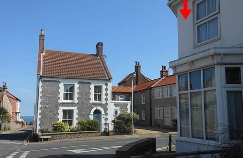 Sheringham Cottage | Ideally located period cottage with parking.
