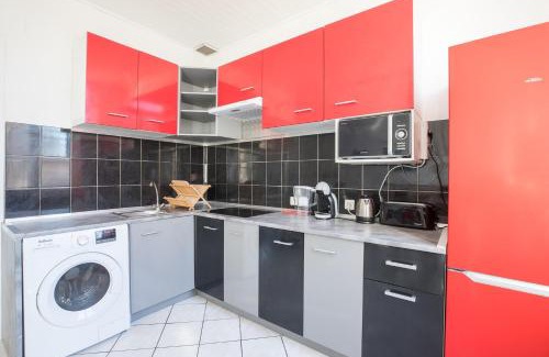 Toulon Apartment | Ideally placed to visit Toulon + Bright flat - Idéalement placé pour visiter Toulon + Lumineux