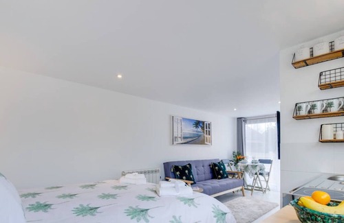 Saltdean Apartment | Idrella Studio in the beautiful Brighton