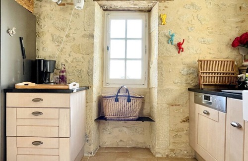 Saint-Vivien-de-Monsegur Villa | Idyllic Villa in Rural SW France with Pool & Views