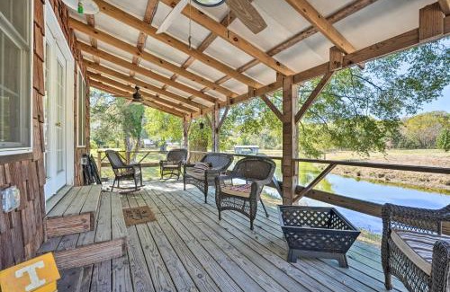 Fruitvale House | Idyllic Cabin with Fire Pit, Kayak On-Site!