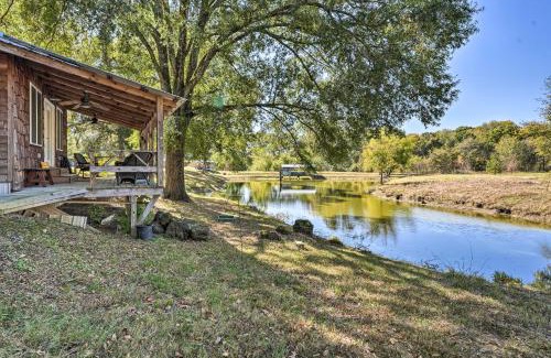 Fruitvale House | Idyllic Cabin with Fire Pit, Kayak On-Site!