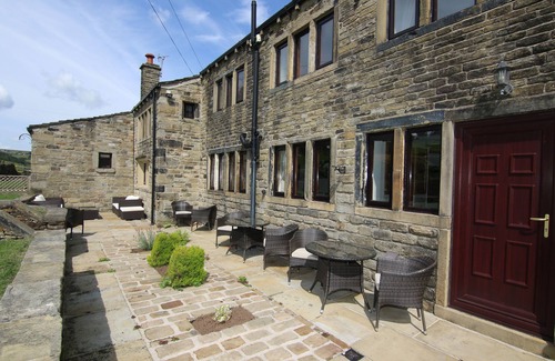 Ainley Top Cottage | Idyllic cottage in Slaithwaite, stunning views, heart of the countryside