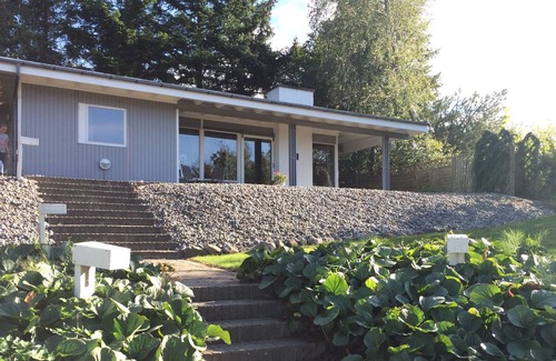 Ordrup House | Idyllic cottage on hillside