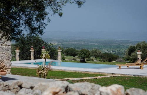 Noto House | Idyllic country house, panoramic pool with sea views, quiet, WiFi, heating, 7 people