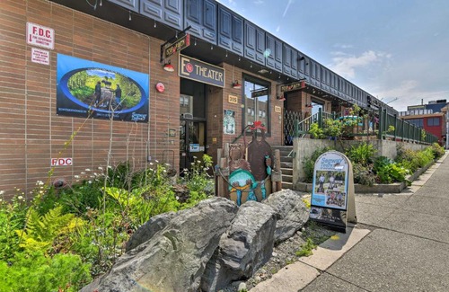 Downtown Anchorage Apartment | Idyllic Dtwn Anchorage Condo with Fireplace!