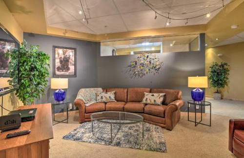Downtown Anchorage Apartment | Idyllic Dtwn Anchorage Condo with Fireplace!