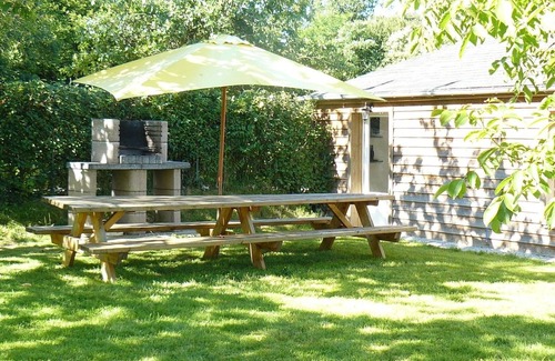 Saint-Leonard-des-Bois Cottage | Idyllic Retreat in the Heart of Alpes Mancelles: Cozy Cottage with Outdoor Activities & Discounts