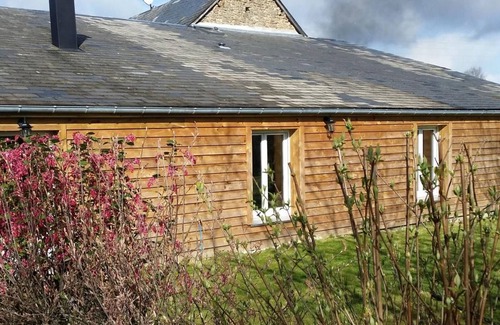 Saint-Leonard-des-Bois Cottage | Idyllic Retreat in the Heart of Alpes Mancelles: Cozy Cottage with Outdoor Activities & Discounts