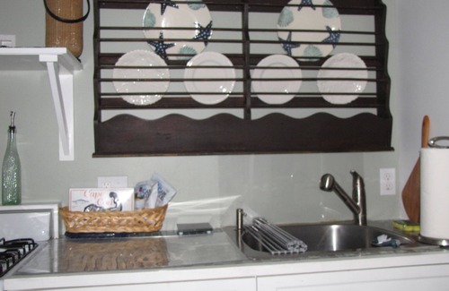 West Barnstable Cottage | Idyllic Getaway for 2-Historic Rte.6A, Barnstable-4 minutes to beach