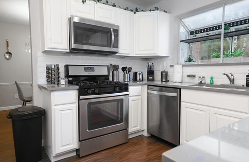 Indian Springs House | IDYLLIC LAKEVIEW HOME| MODERN PARADISE| 3BD-2.5BA